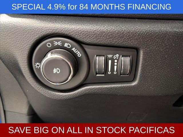 New 2026 Chrysler Pacifica Select w/ S Appearance Package image 10