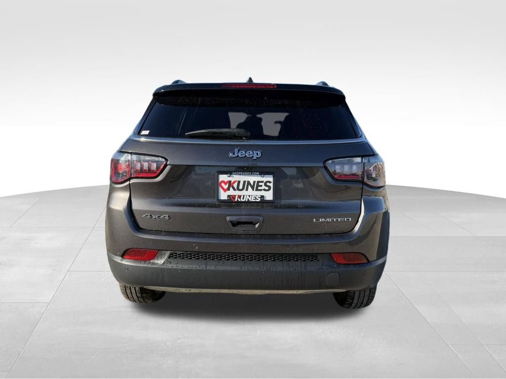 Used 2024 Jeep Compass Limited AWD/4WD image 8