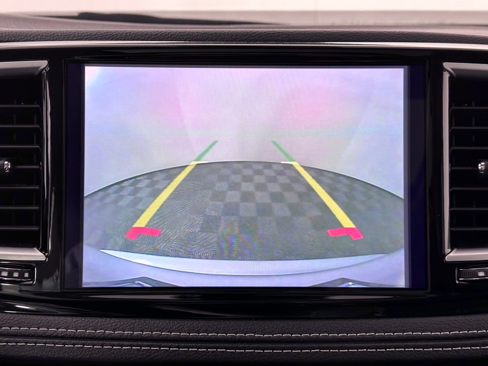 Used 2024 Chrysler Pacifica Limited image 44