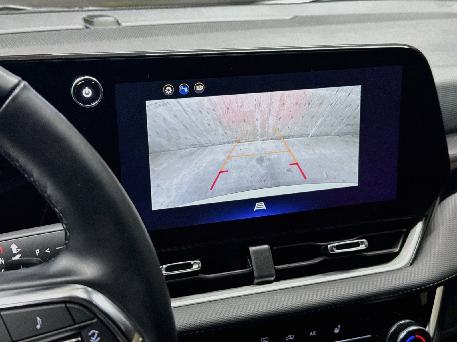 Used 2025 Chevrolet Equinox LT FWD image 16