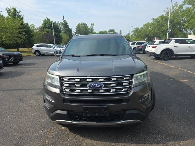 Used 2016 Ford Explorer XLT w/ Equipment Group 202A AWD/4WD image 6