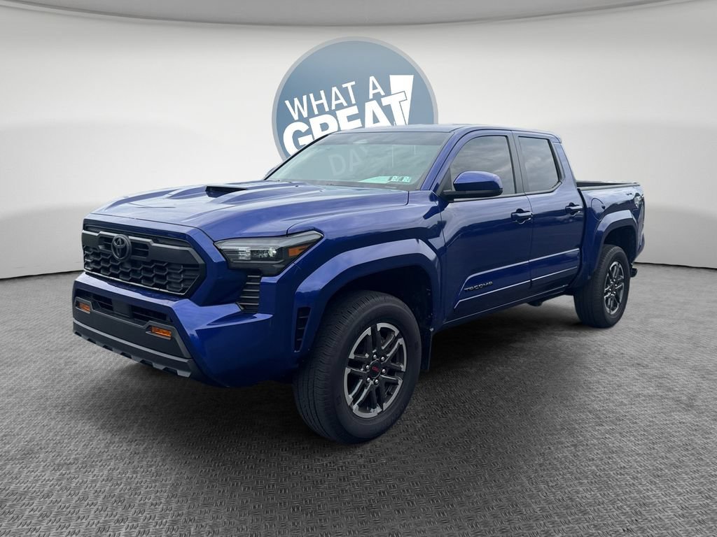 Used 2025 Toyota Tacoma TRD Sport AWD/4WD image 8