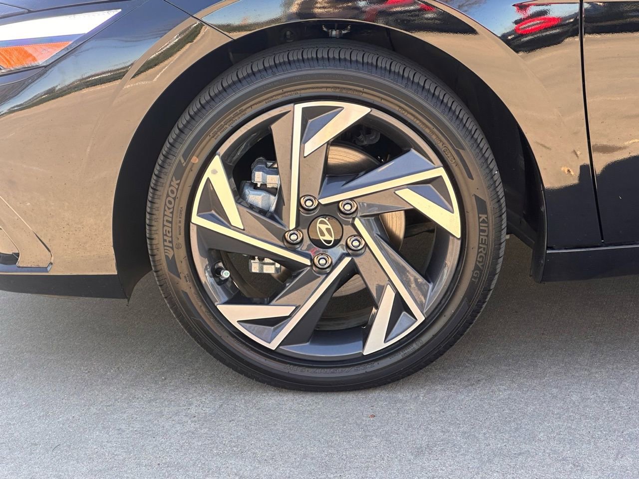 Certified 2025 Hyundai Elantra Limited image 8