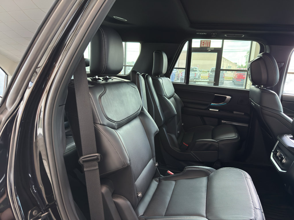 New 2027 Ford Expedition Platinum w/ Stealth Appearance Package AWD/4WD image 29
