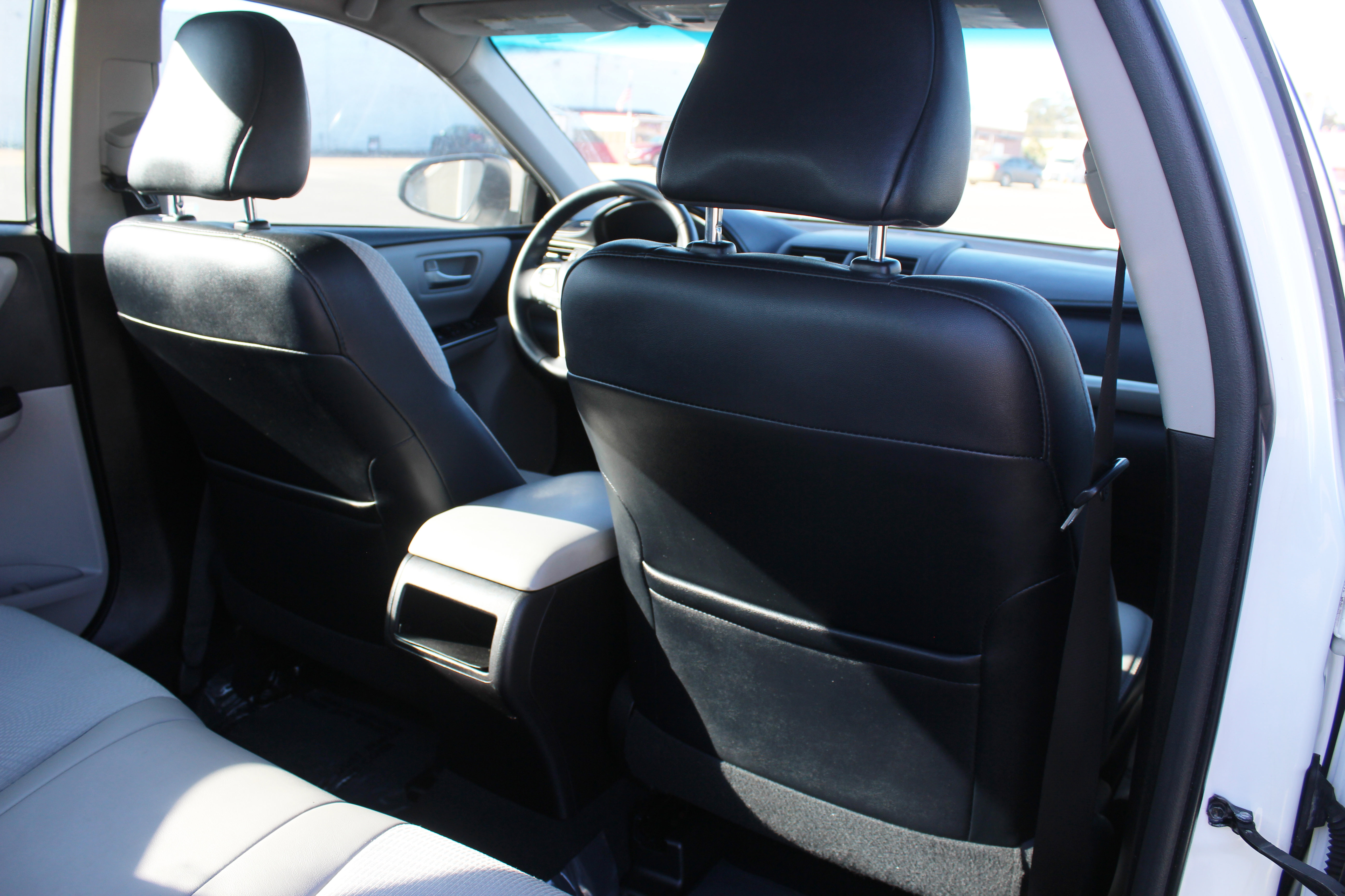 Used 2017 Toyota Camry SE w/ Moonroof Package image 45