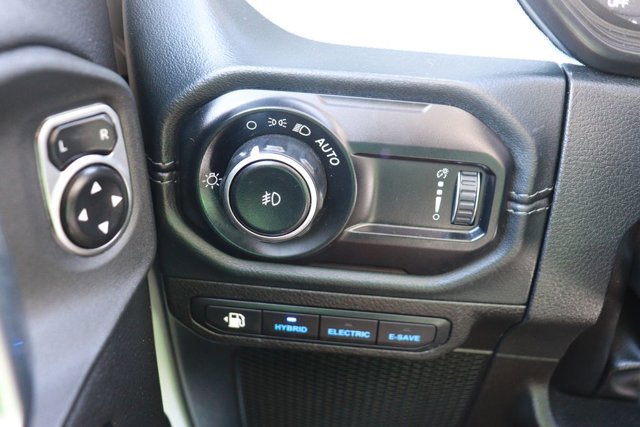 Used 2024 Jeep Wrangler Sahara image 25