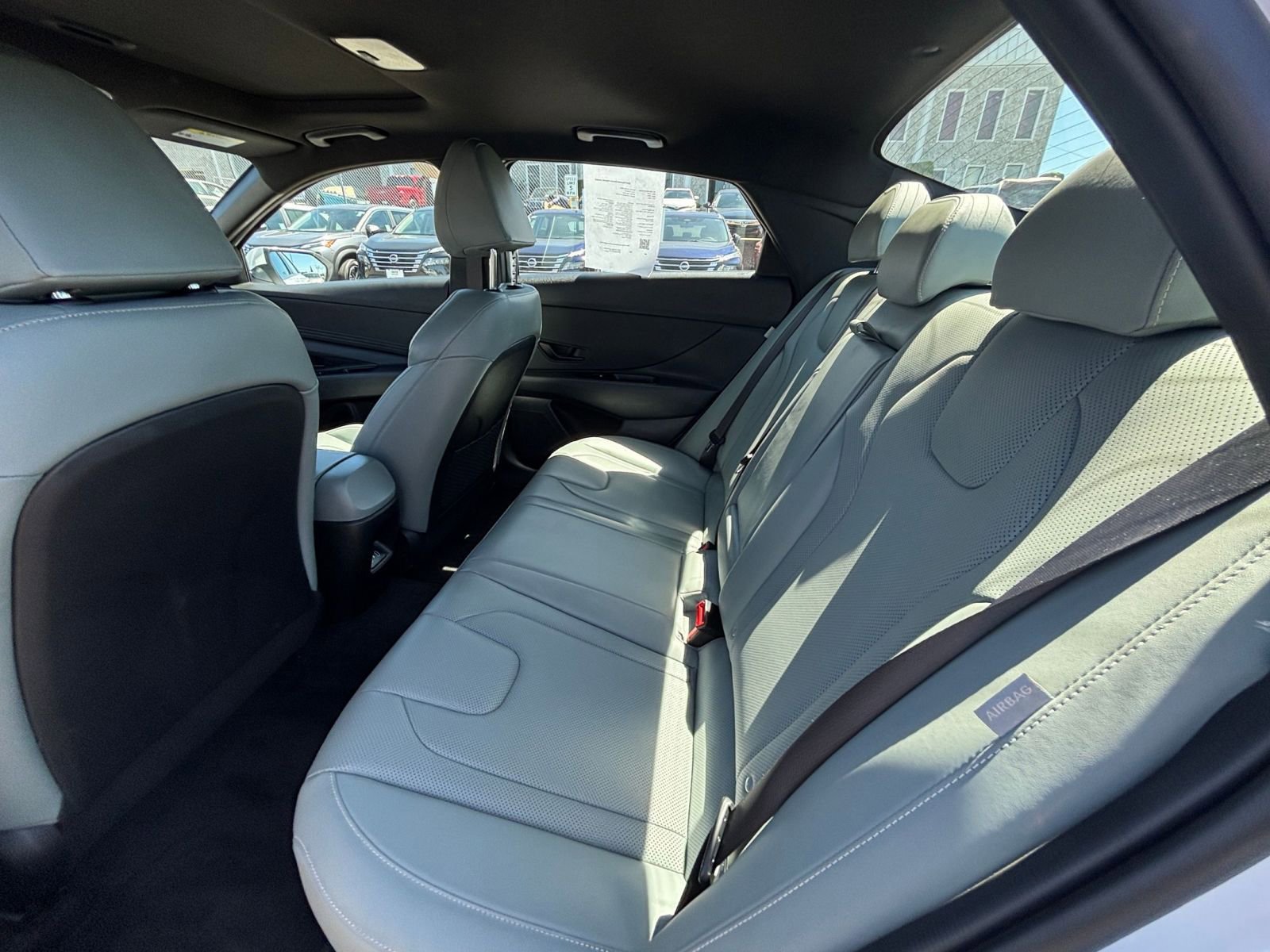 Used 2025 Hyundai Elantra Limited FWD image 27