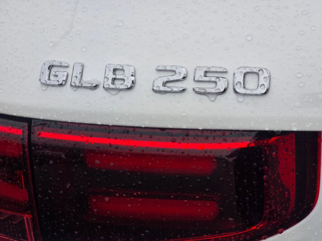 Certified 2025 Mercedes-Benz GLB 250 GLB 250 image 33
