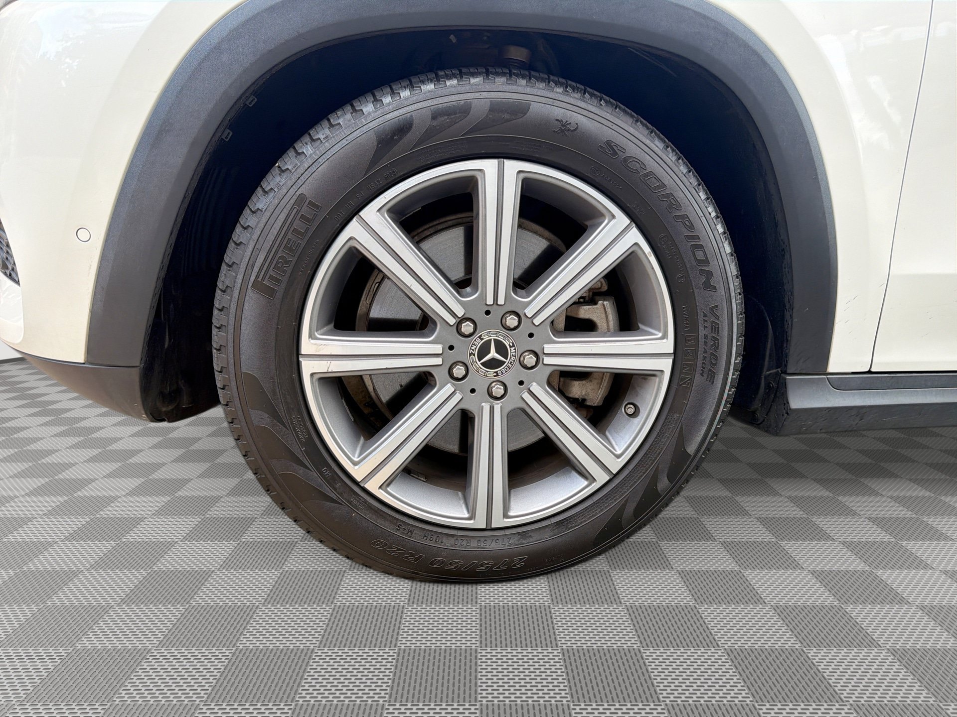 Used 2020 Mercedes-Benz GLS 450 4MATIC image 19