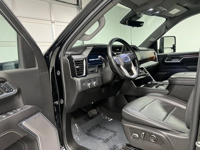 Used 2024 GMC Sierra 2500 Denali w/ Technology Package AWD/4WD image 17