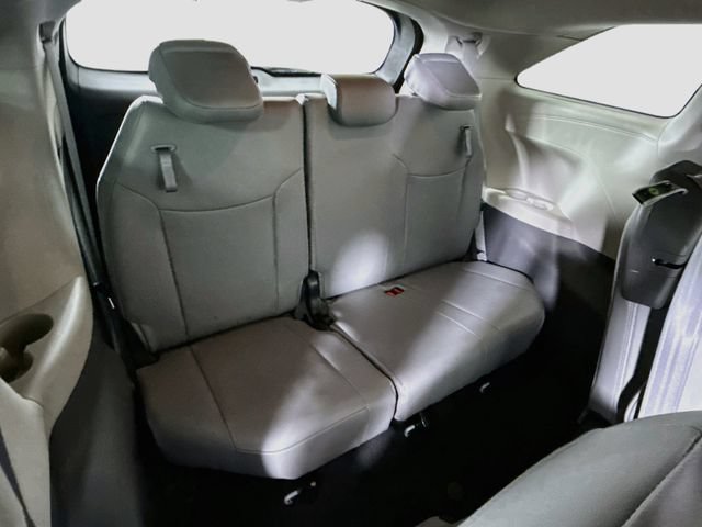 Certified 2024 Toyota Sienna XLE FWD image 29