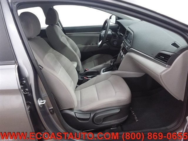 Used 2019 Hyundai Elantra SE FWD image 14