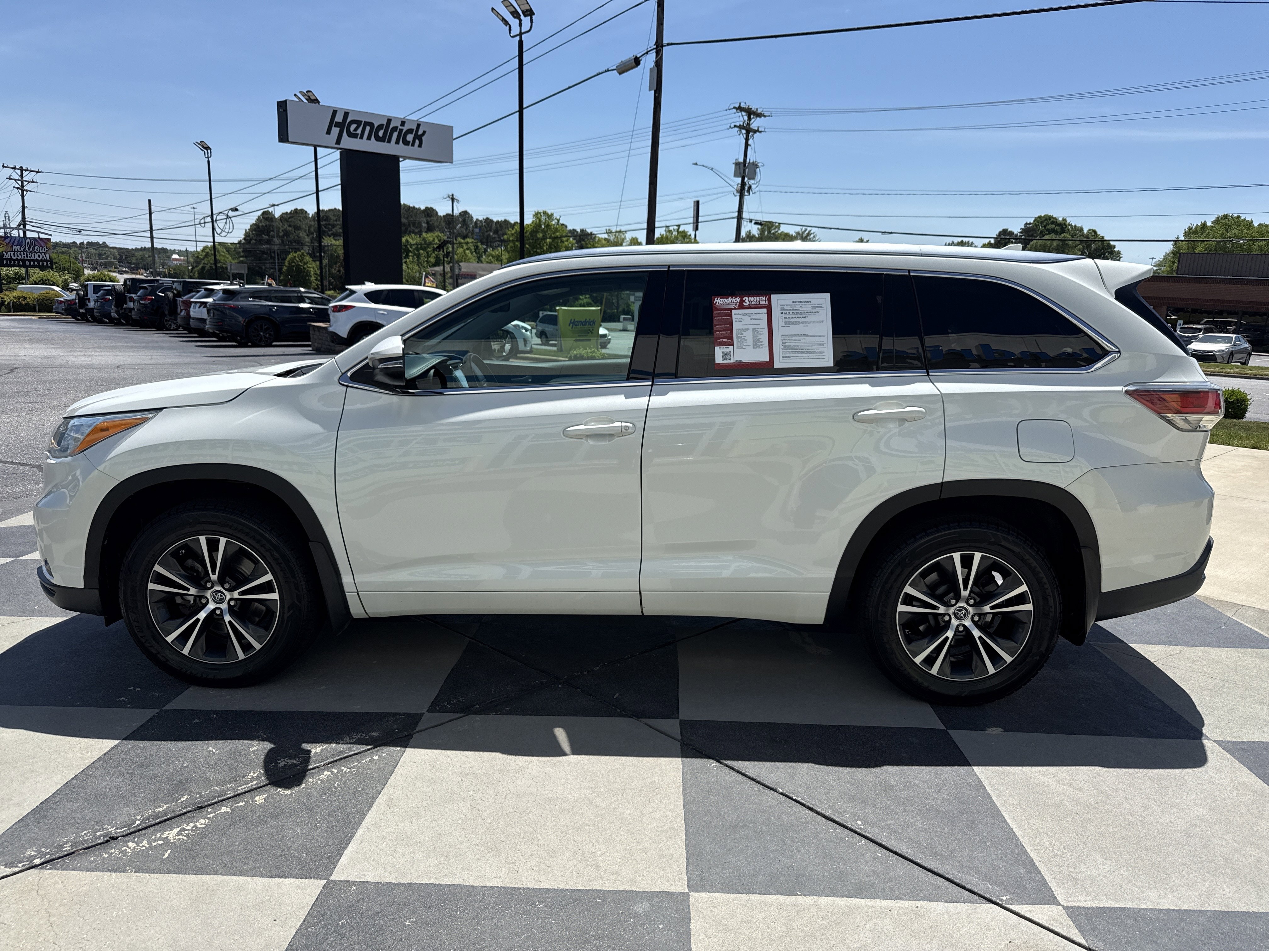 Used 2016 Toyota Highlander XLE AWD/4WD image 7