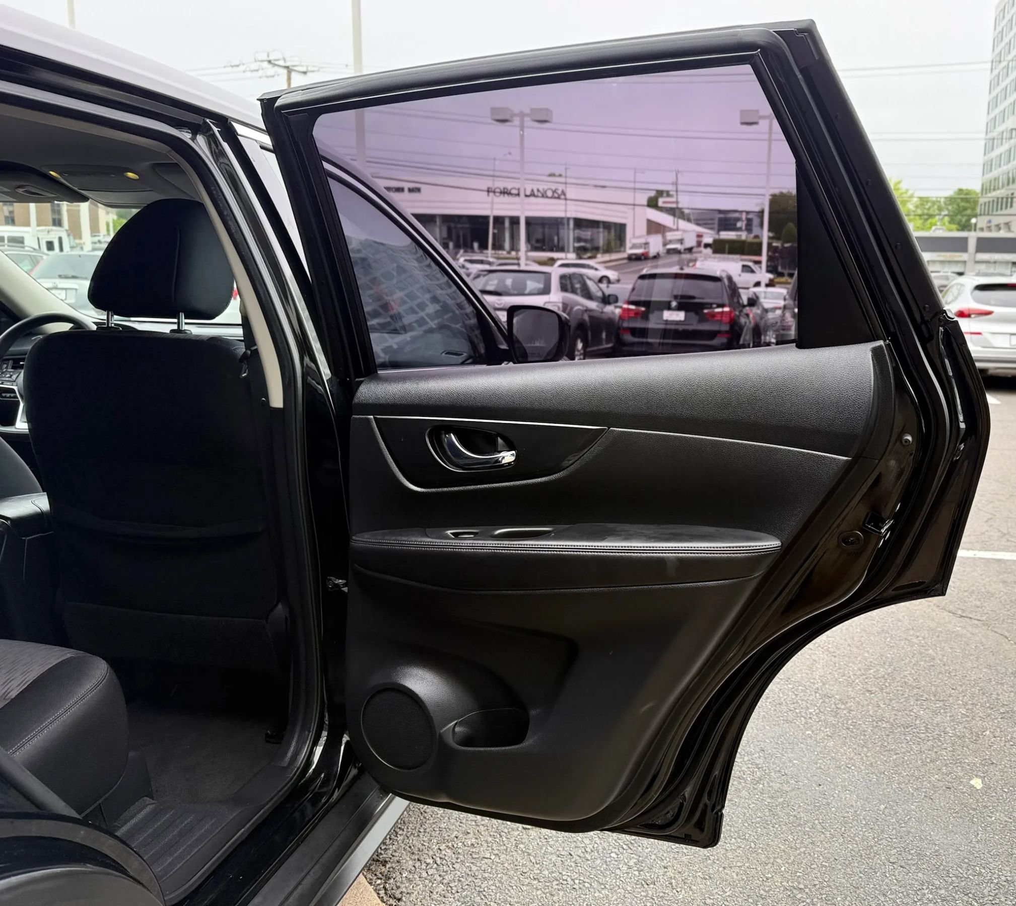 Used 2017 Nissan Rogue S AWD/4WD image 28