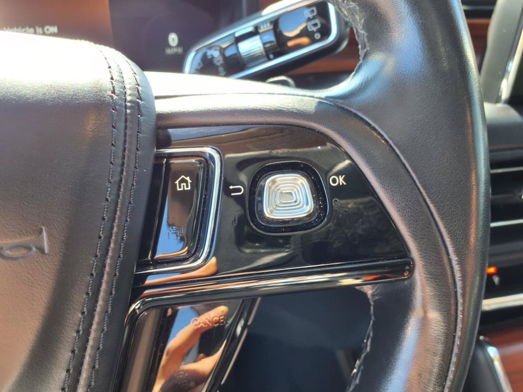 Used 2022 Lincoln Aviator Reserve w/ Equipment Group 201A AWD/4WD image 17