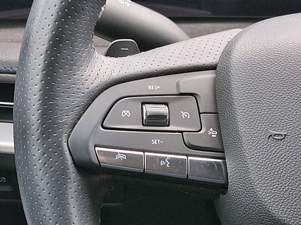 Used 2025 Cadillac XT4 Sport FWD image 11