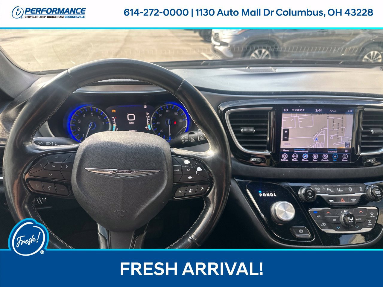 Used 2019 Chrysler Pacifica Touring-L Plus w/ Advanced Safetytec Group FWD image 23