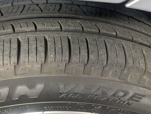 Used 2017 Porsche Macan Turbo AWD/4WD image 9