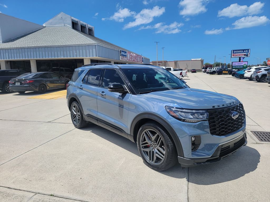 Used 2025 Ford Explorer ST AWD/4WD image 7
