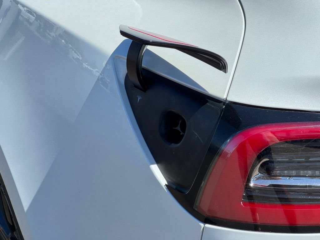 Used 2023 Tesla Model 3 Standard Range RWD image 23