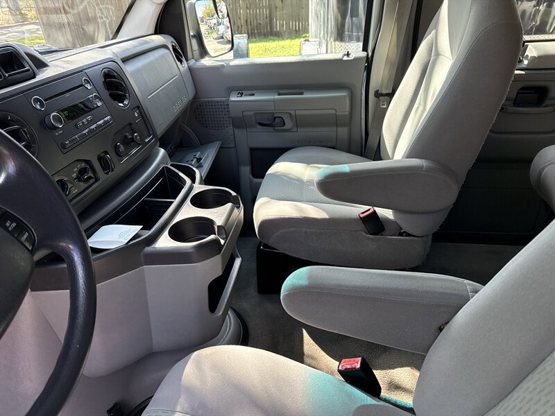 Used 2011 Ford E-350 and Econoline 350 XLT RWD image 30