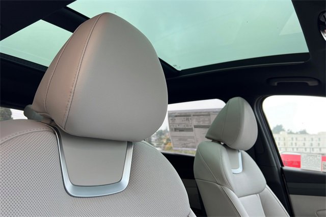 New 2025 Hyundai Tucson Limited image 17