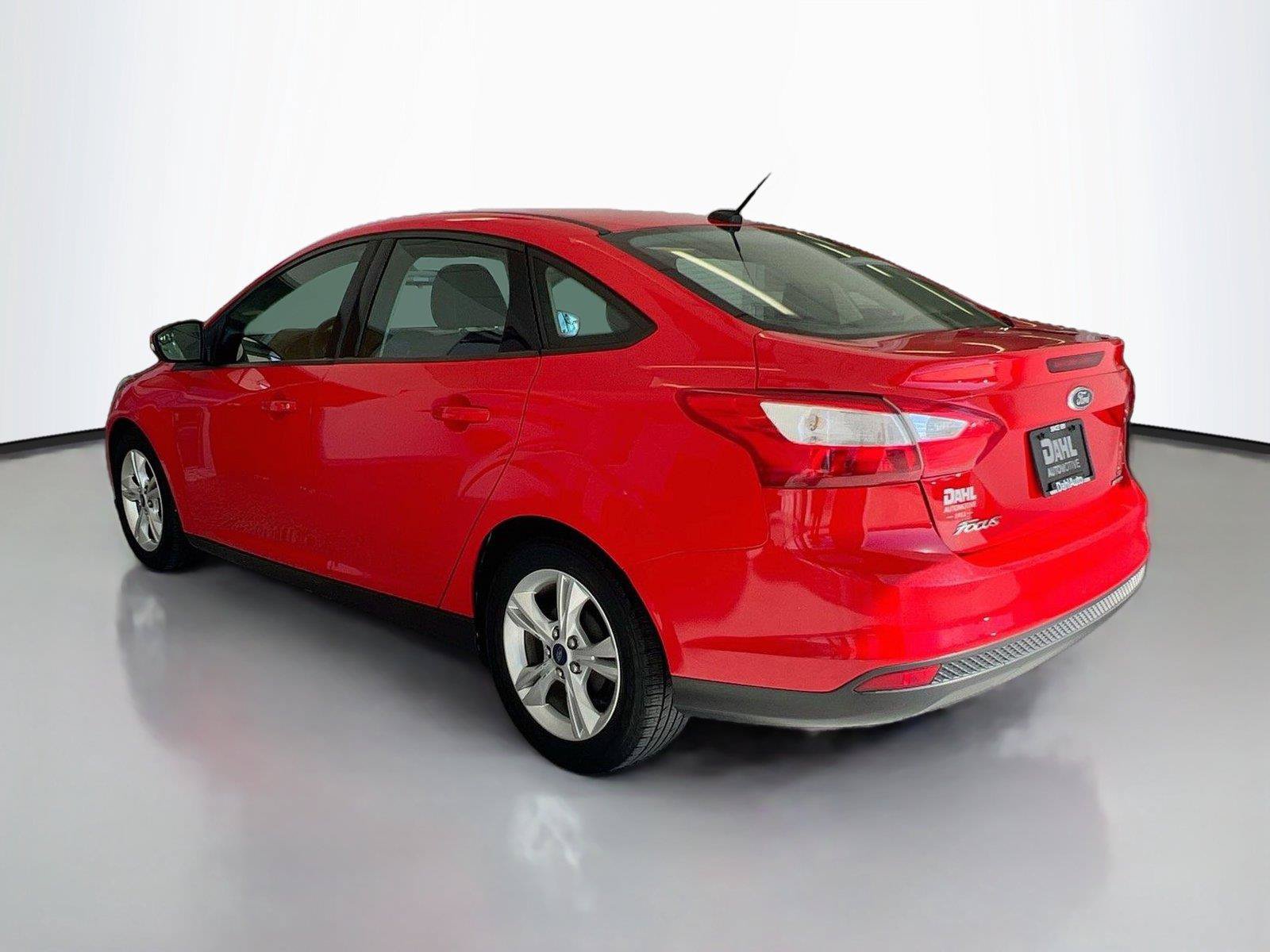 Used 2014 Ford Focus SE w/ SE Winter Package FWD image 7