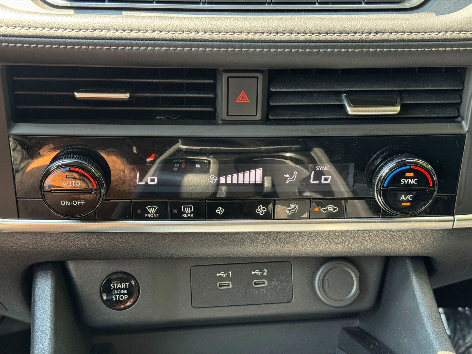 Used 2025 Nissan Rogue SV FWD image 24