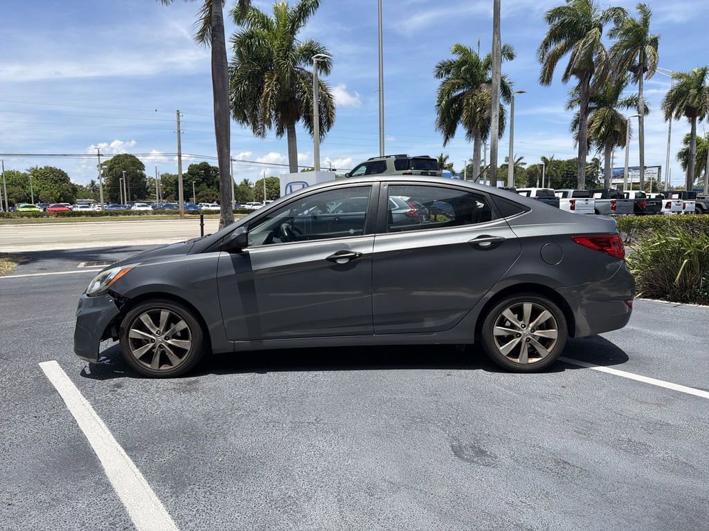 Used 2012 Hyundai Accent GLS w/ Premium Pkg 3 FWD image 5