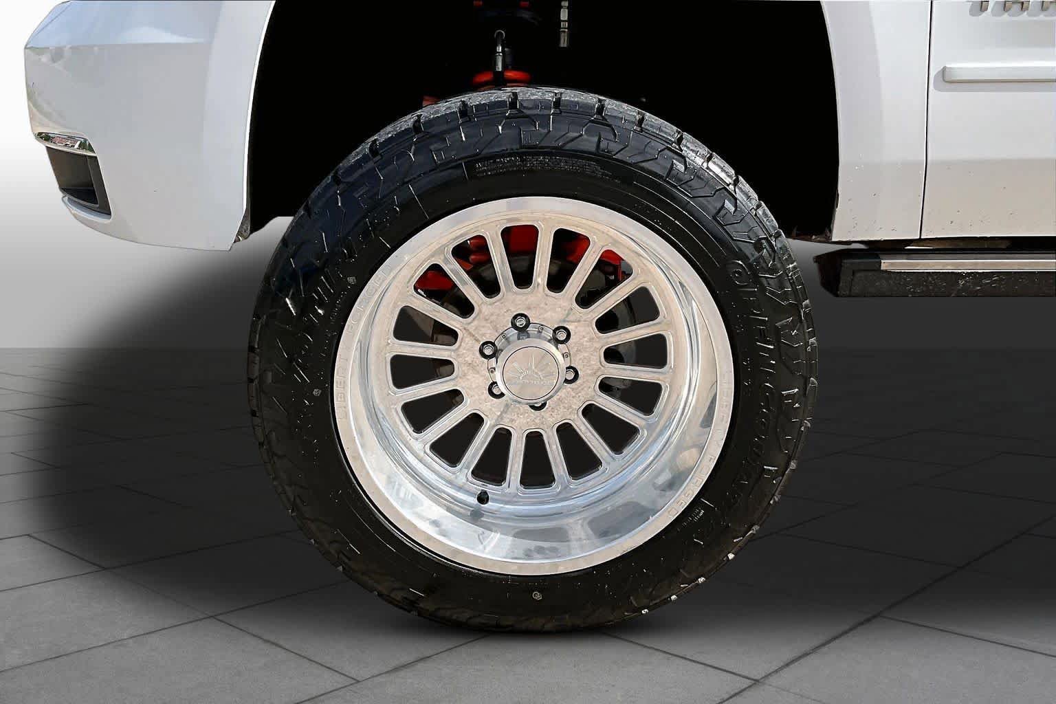 Used 2015 Chevrolet Tahoe LTZ AWD/4WD image 11