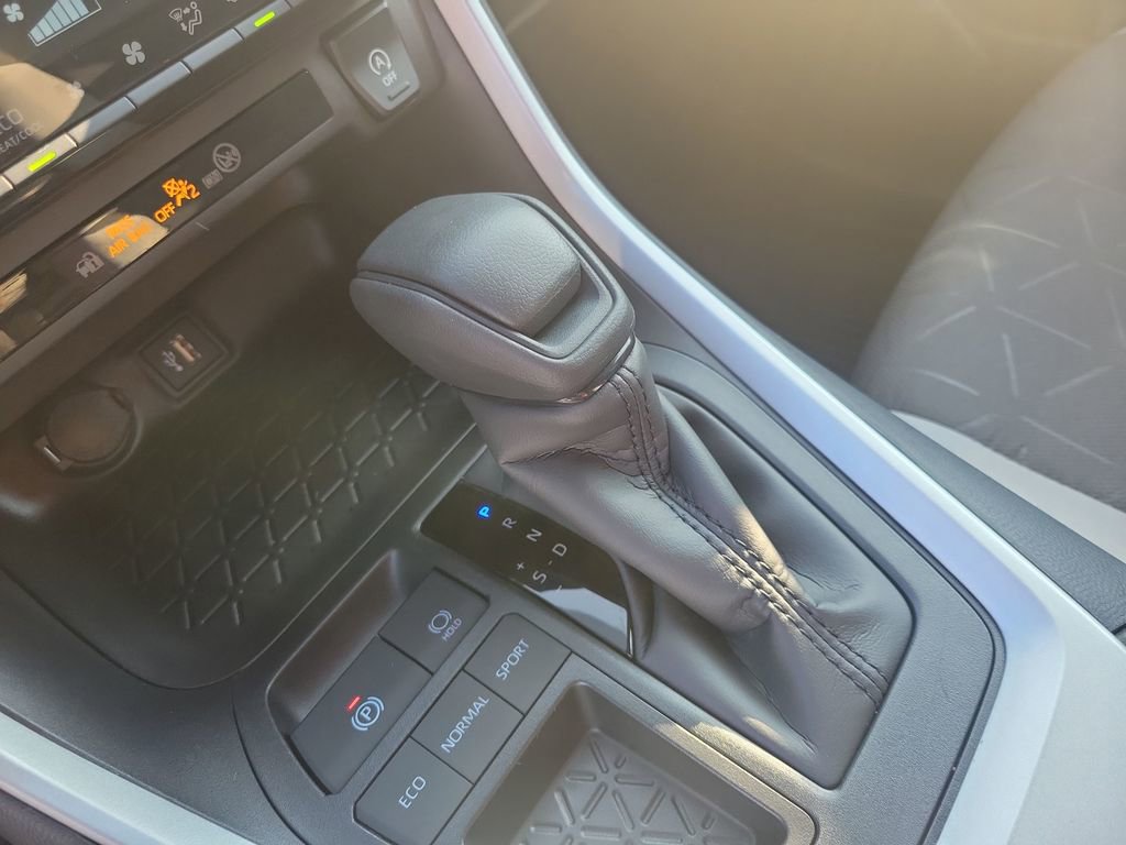 Certified 2025 Toyota RAV4 XLE image 28