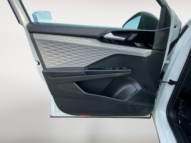 Used 2022 Volkswagen Taos S image 16