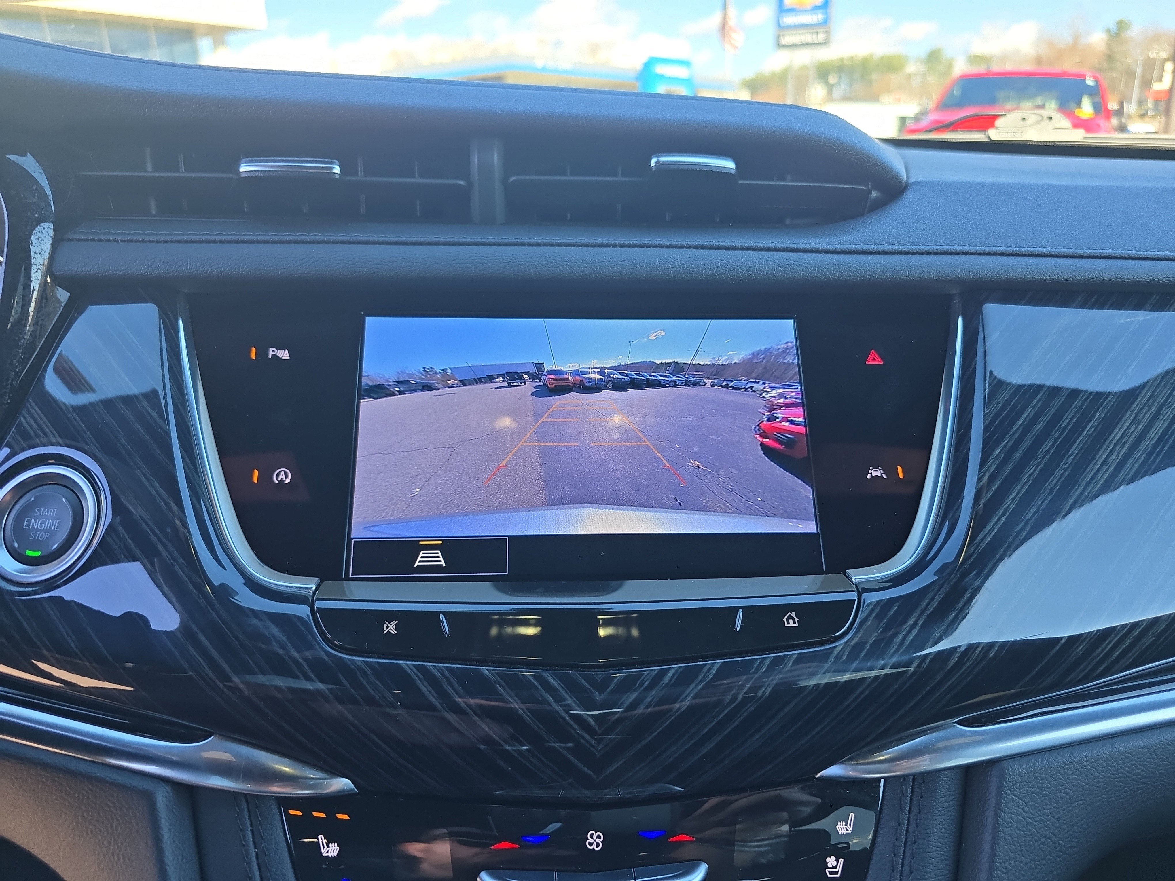 Used 2025 Cadillac XT6 Premium Luxury image 28