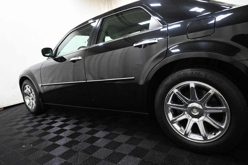 Used 2006 Chrysler 300 C w/ Sound Group II image 17