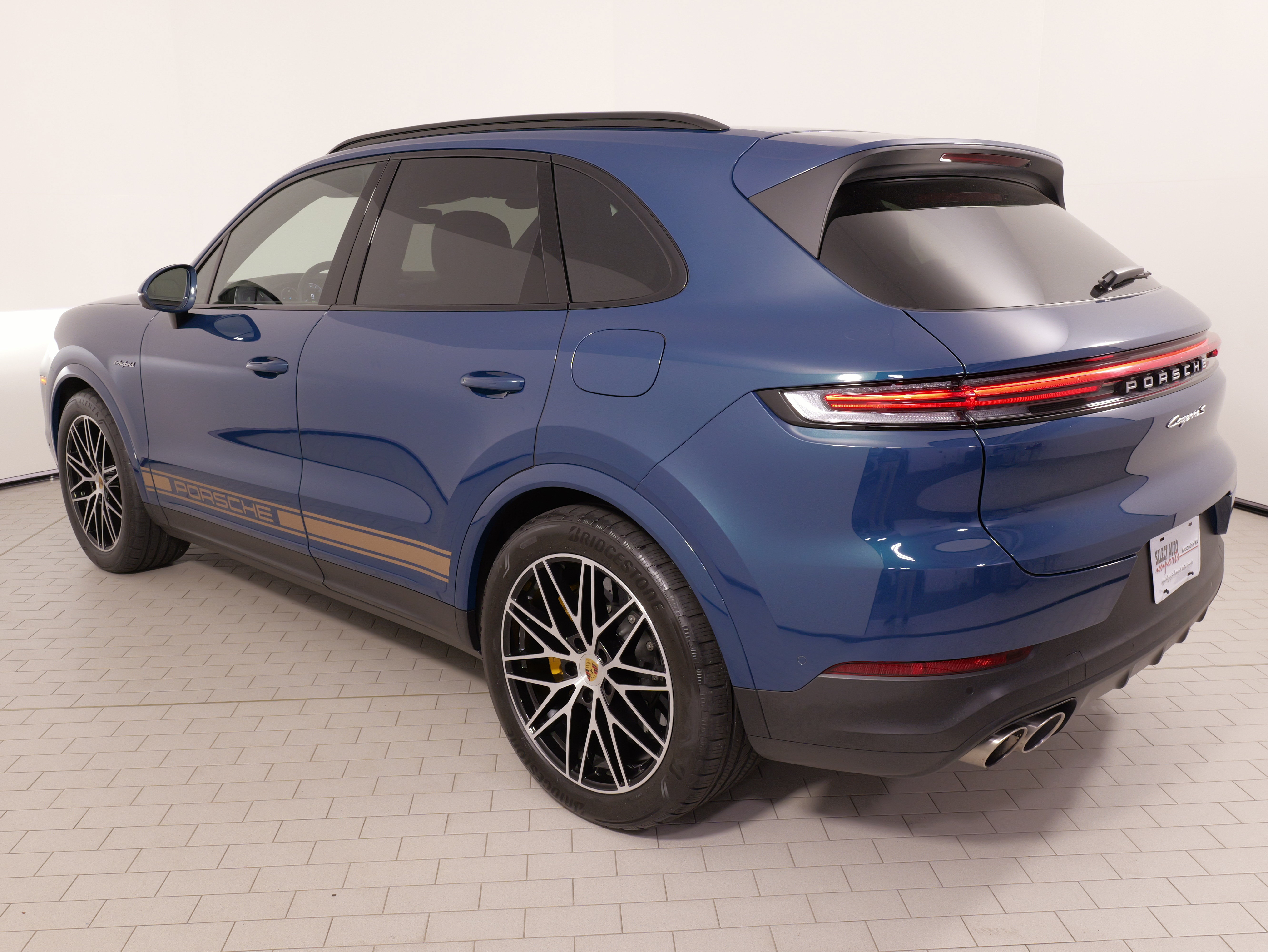 Used 2024 Porsche Cayenne S AWD/4WD image 20