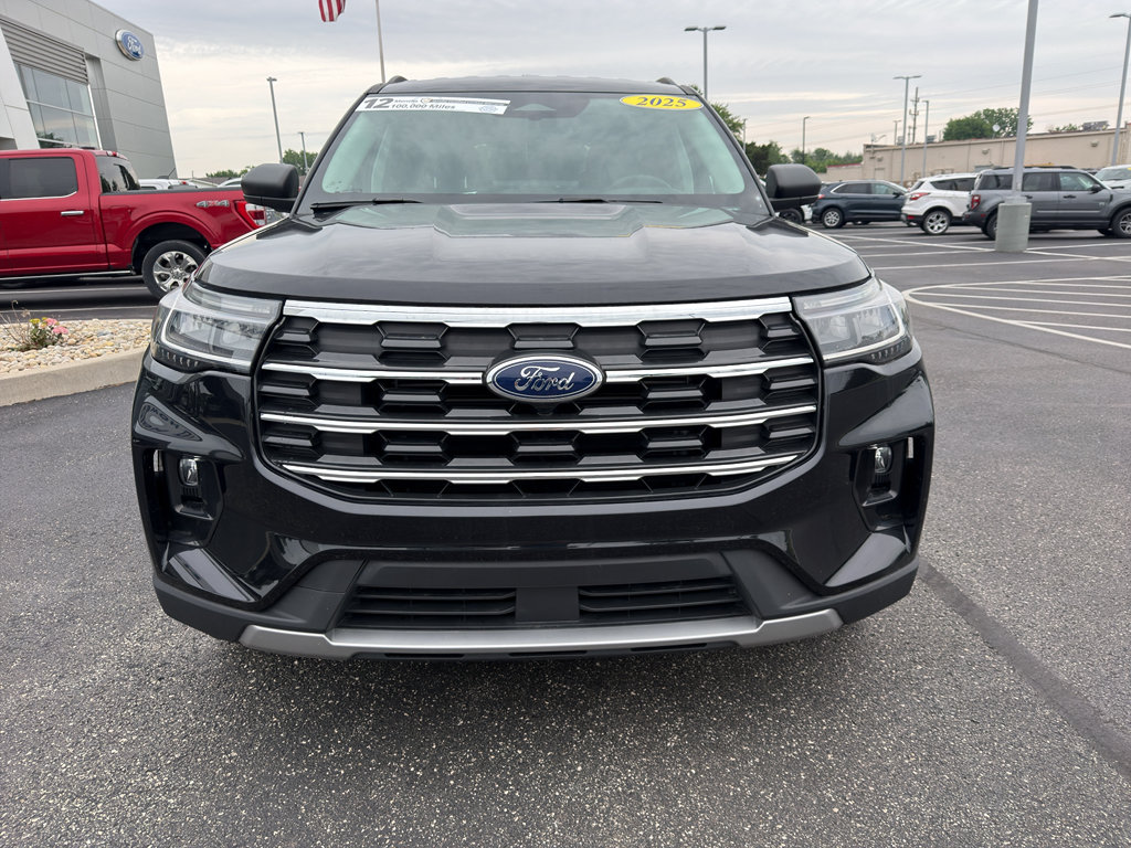 Used 2025 Ford Explorer Active w/ Active Comfort Package AWD/4WD image 3