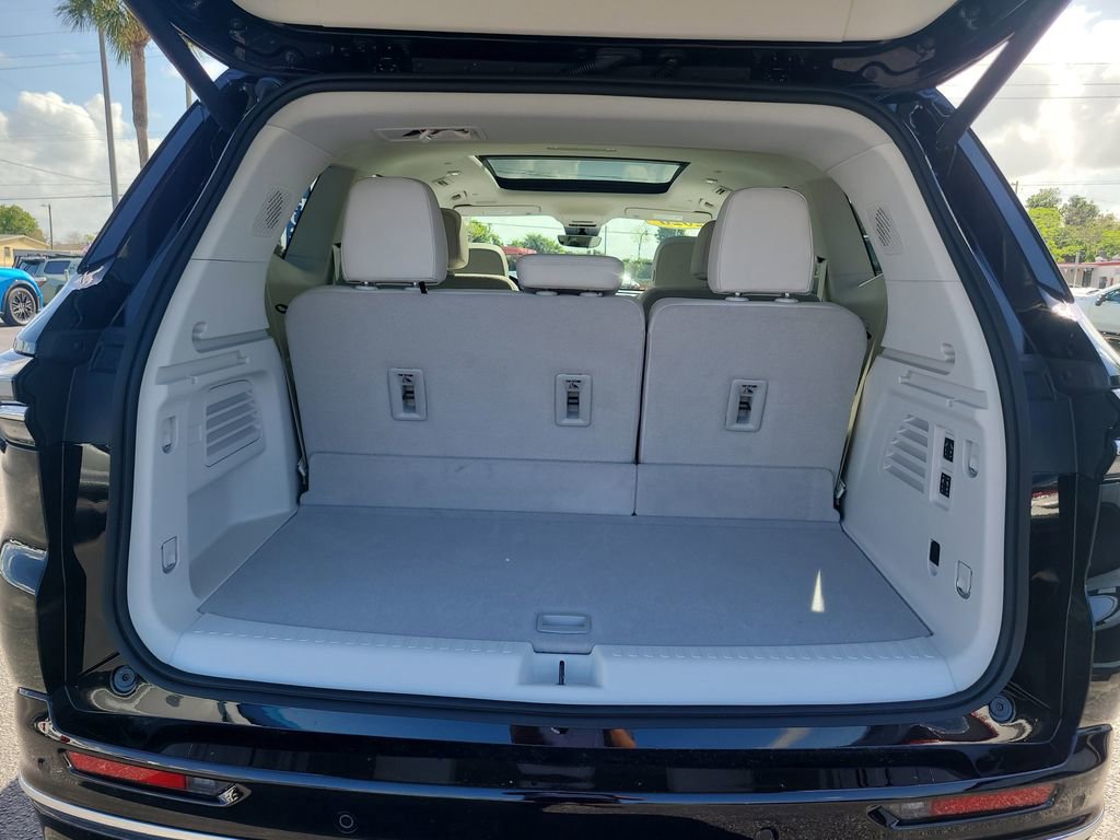 Used 2026 Buick Enclave Avenir w/ Super Cruise Package image 8