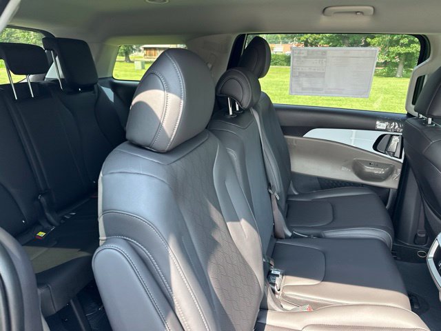New 2026 Kia Carnival FWD image 22