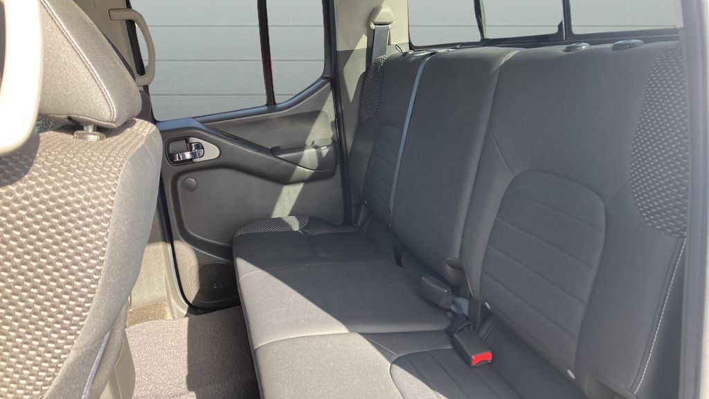 Used 2017 Nissan Frontier PRO-4X image 18