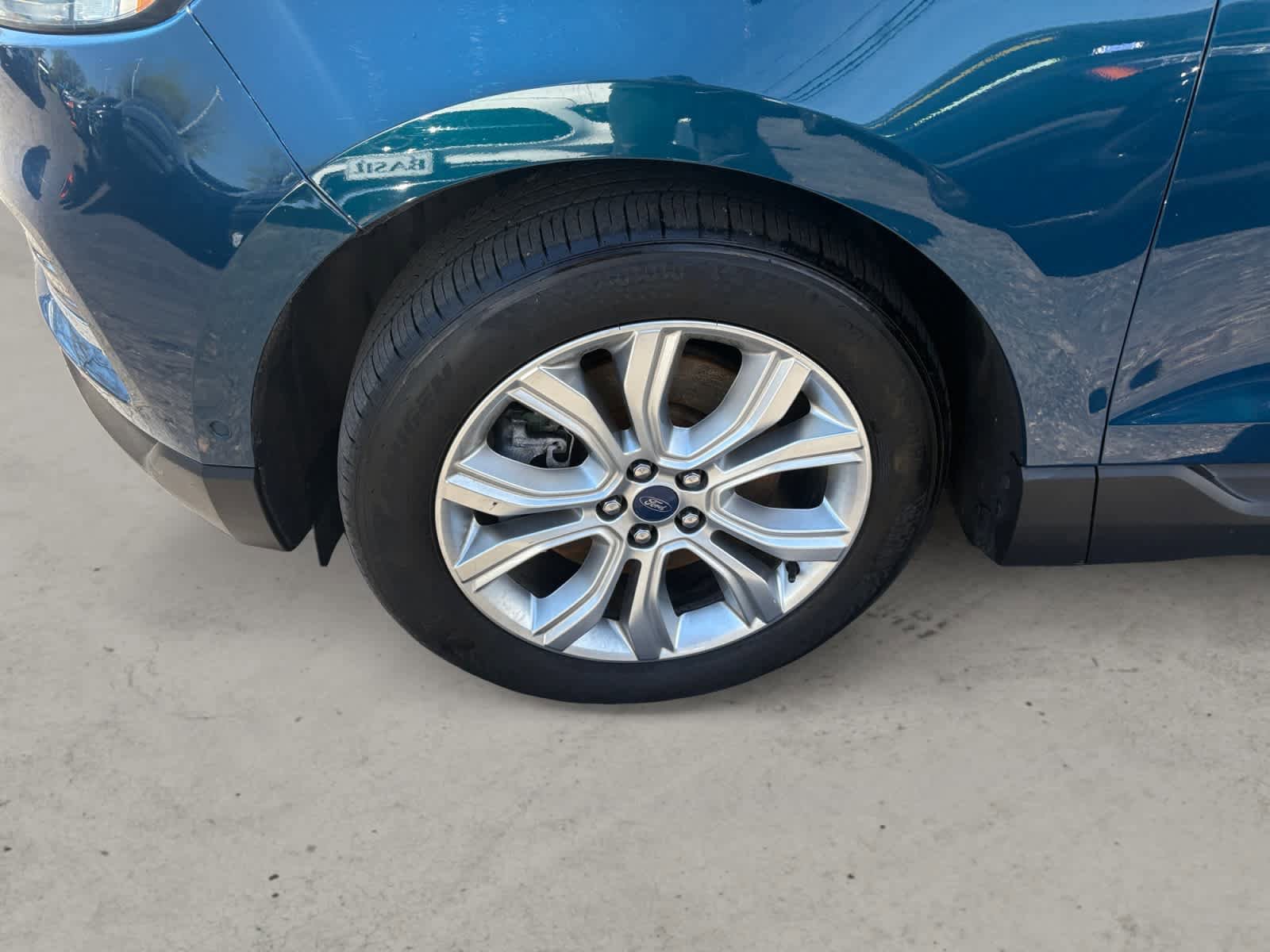 Used 2020 Ford Edge Titanium w/ Equipment Group 301A AWD/4WD image 8