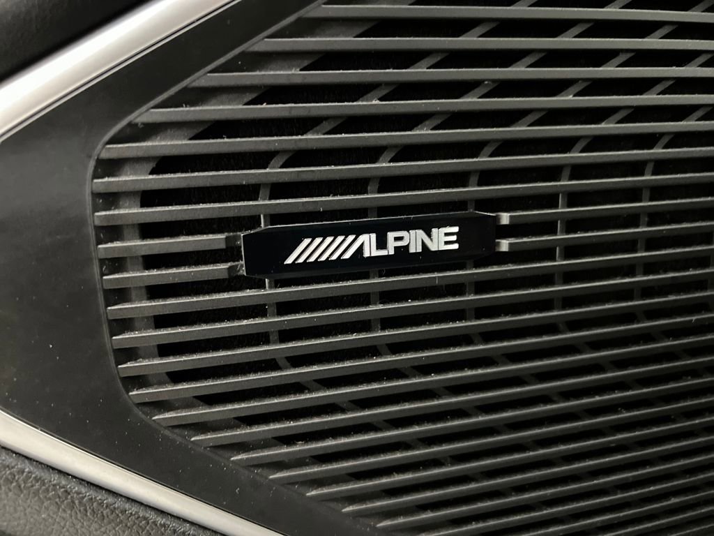 Used 2024 Jeep Wagoneer L Series II image 12