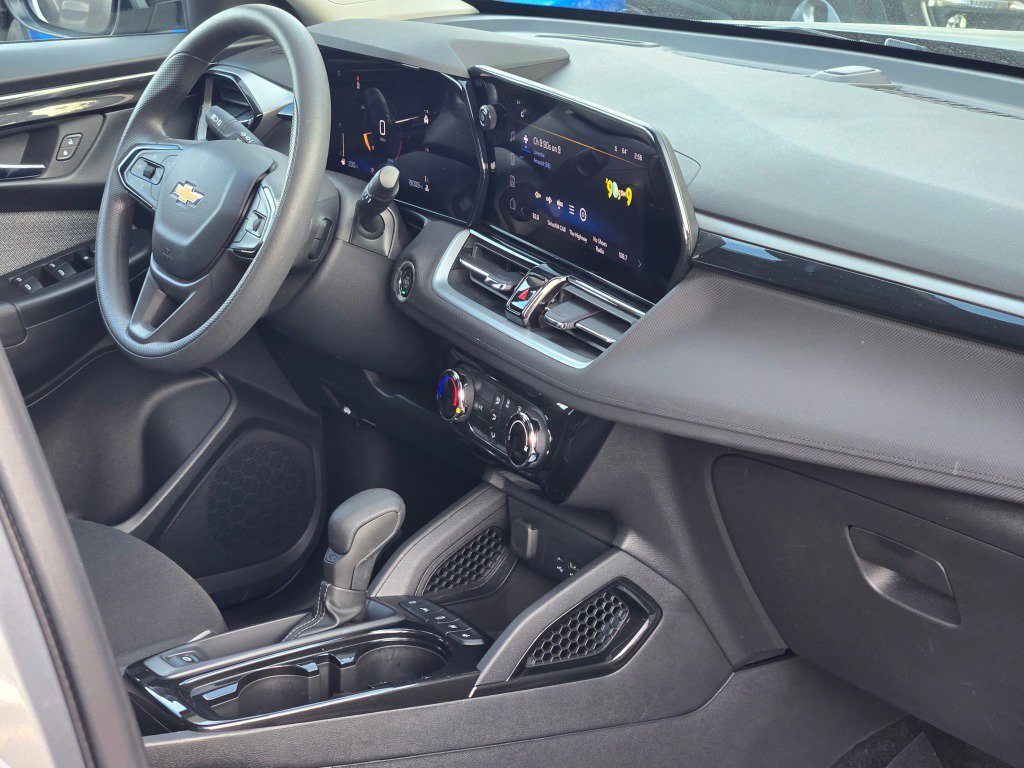 Used 2025 Chevrolet TrailBlazer LT image 7