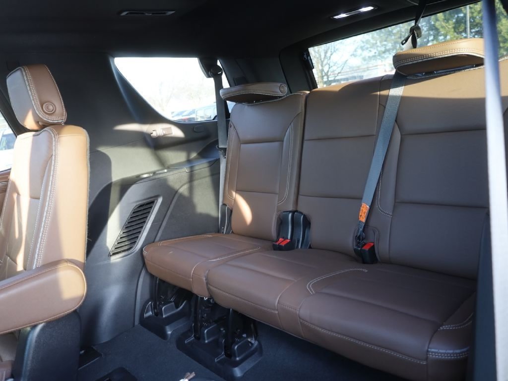 Used 2023 Chevrolet Tahoe High Country AWD/4WD image 35