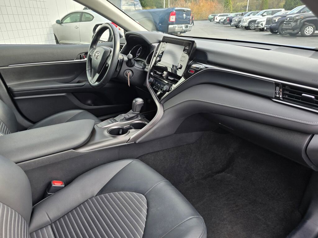 Used 2024 Toyota Camry SE image 43