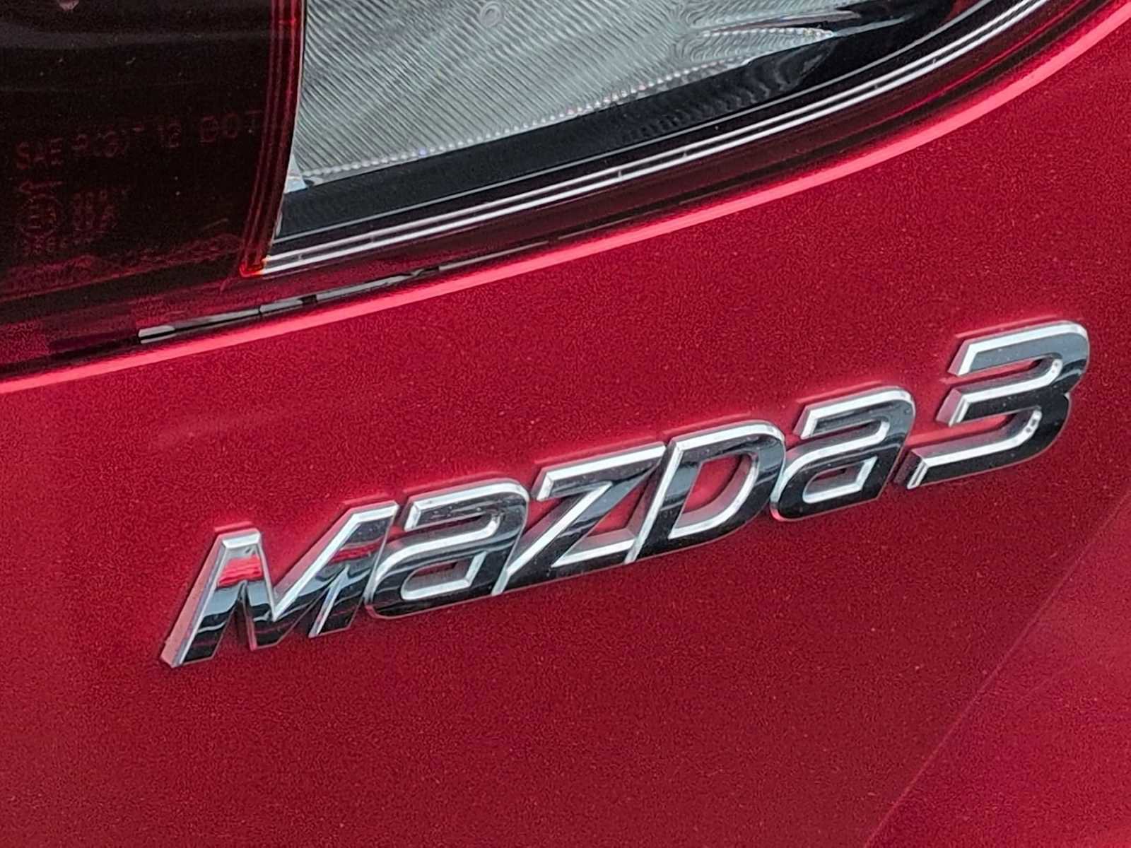 Used 2018 MAZDA MAZDA3 Grand Touring w/ Premium Equipment Package FWD image 13