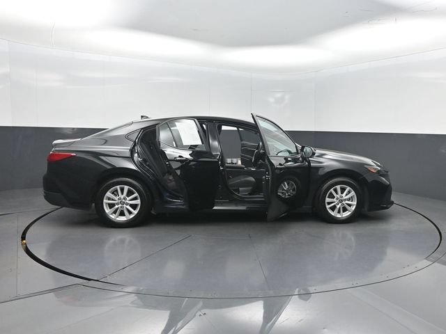 Used 2025 Toyota Camry LE FWD image 35