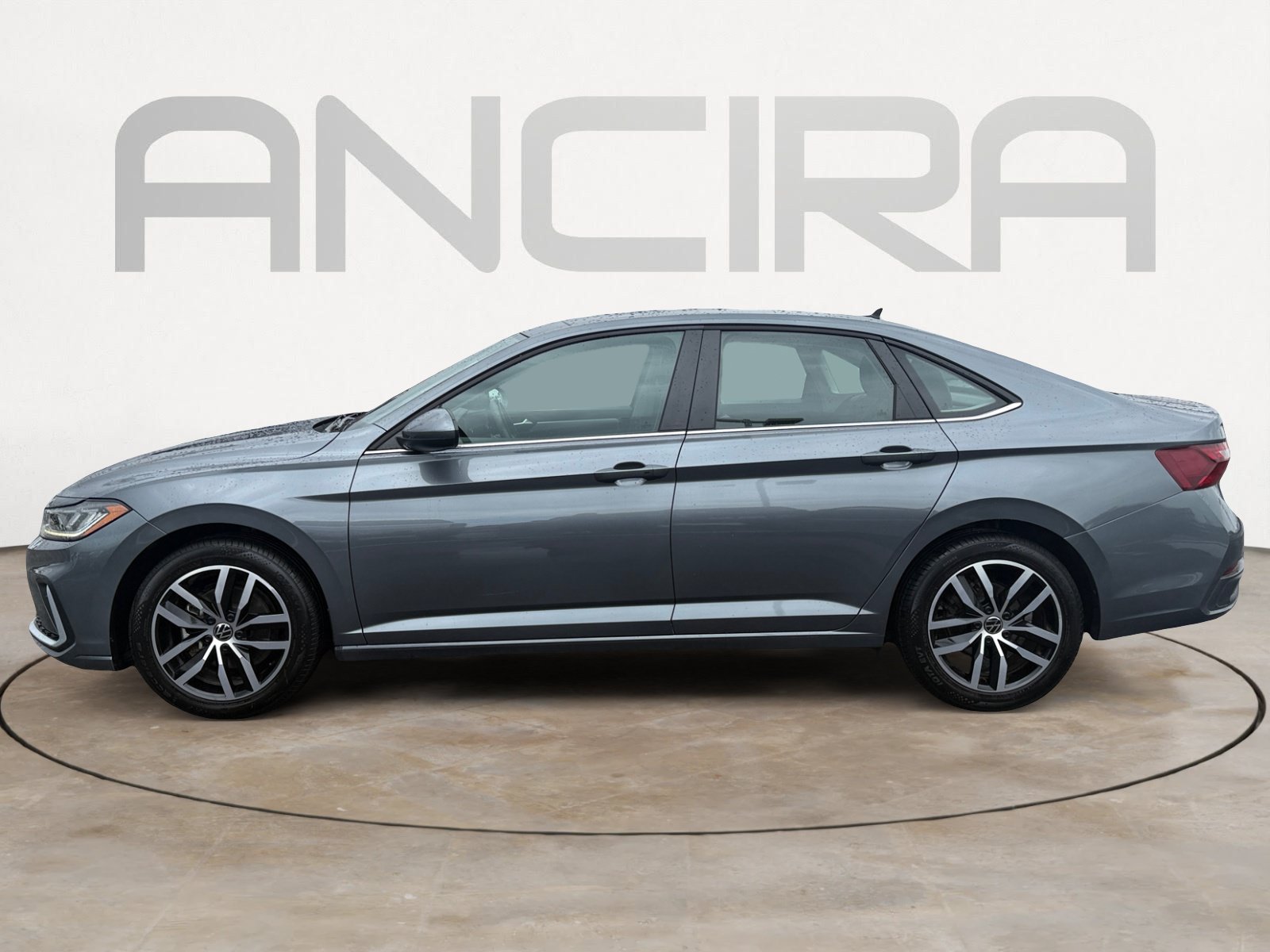 Used 2025 Volkswagen Jetta SE FWD image 4