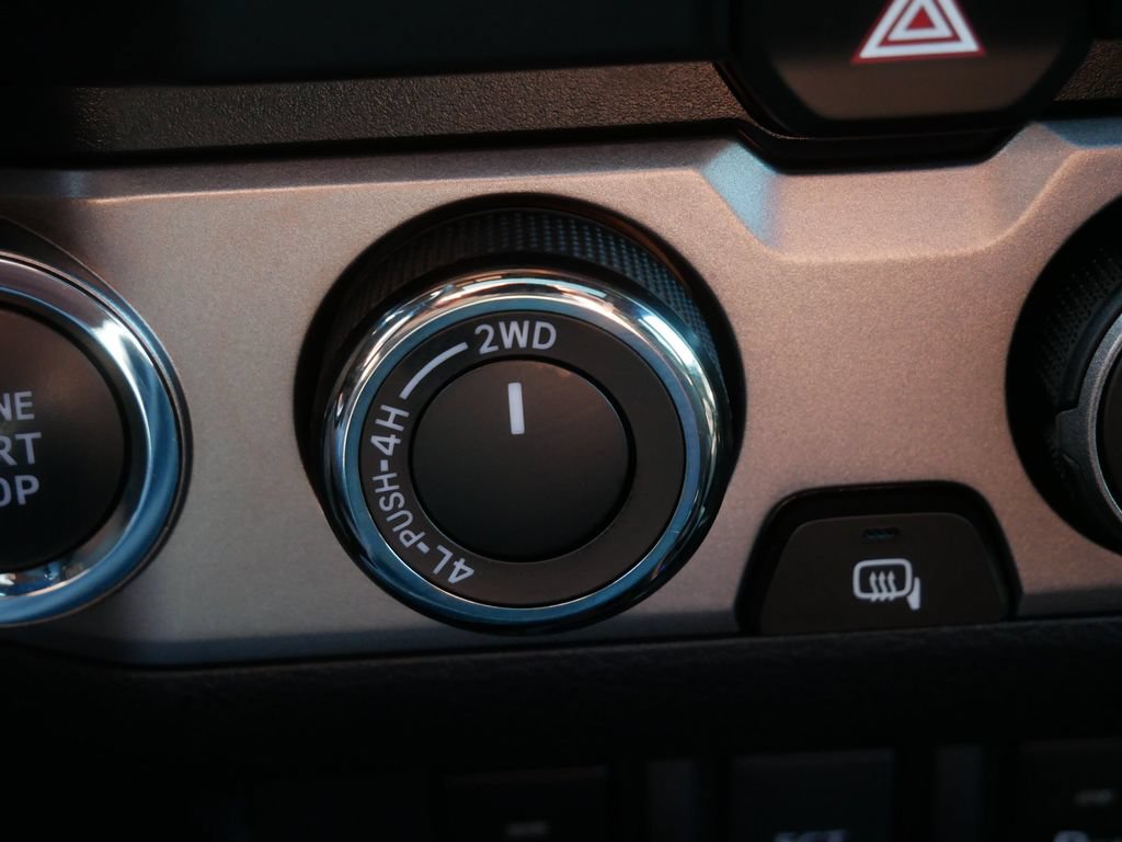 Used 2019 Toyota Tacoma Limited AWD/4WD image 26