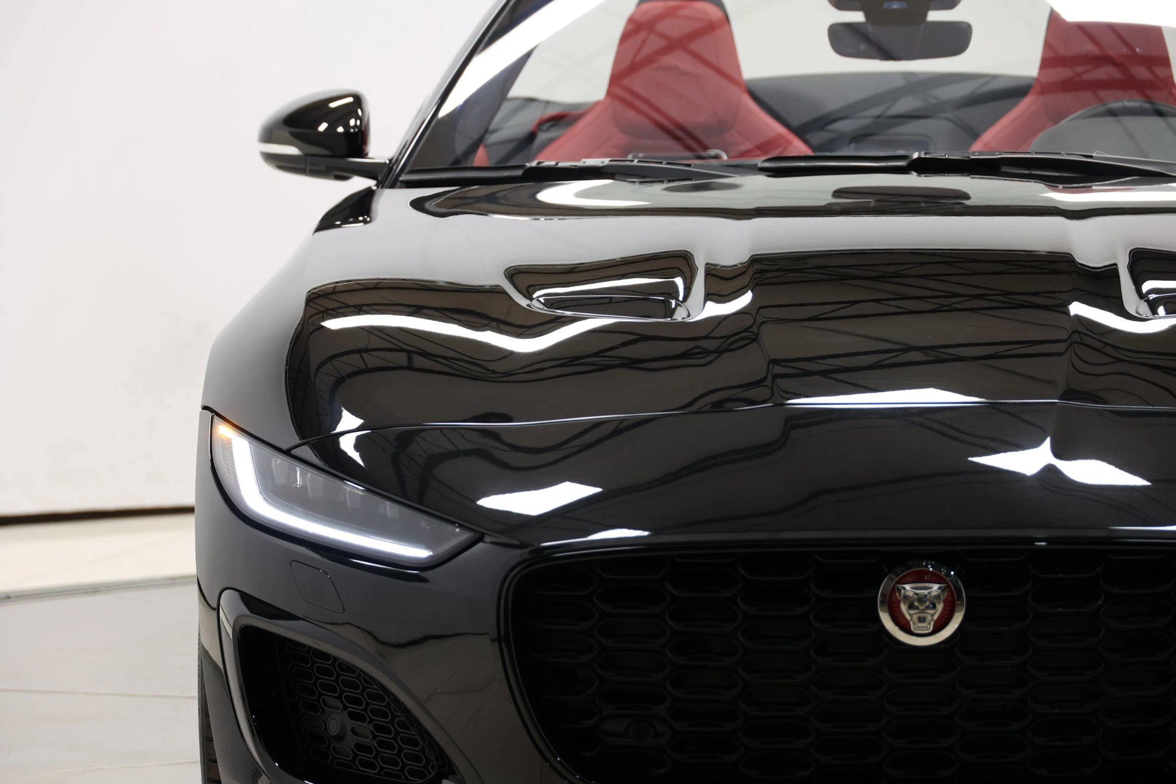 Used 2023 Jaguar F-TYPE R image 61