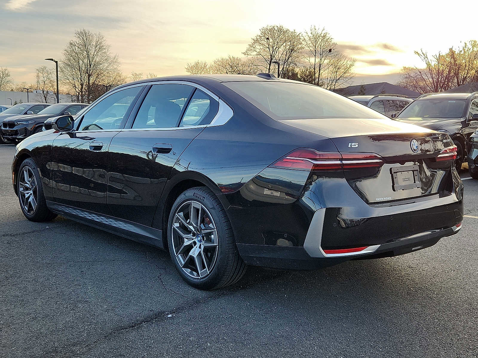 Used 2024 BMW i5 eDrive40i w/ Convenience Package image 4